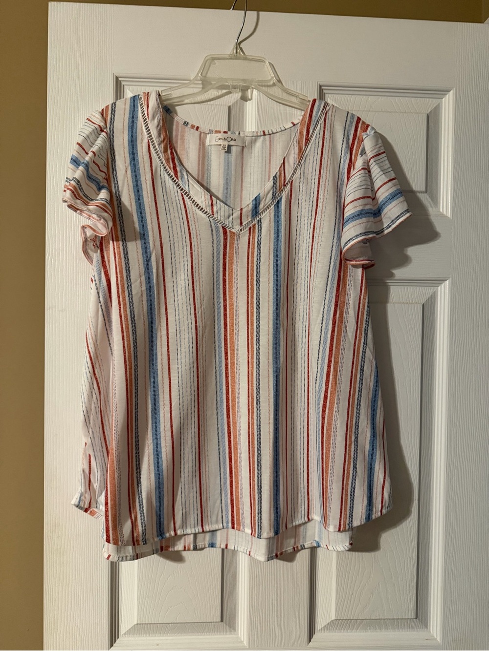 Eden & Olivia White V-Neck Short Sleeve Top with Stripes